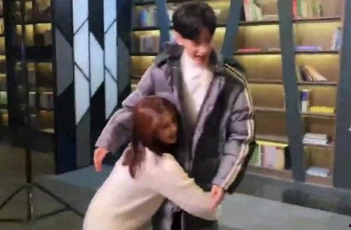 圈内人爆料白鹿罗云熙,甜蜜互动引热议，幕后故事揭秘  第1张